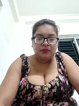 Snapshot of Elie_Hallway chatting on 05-14-26, 06:26 Elie Hallway online show from 05-14-26, 06:26