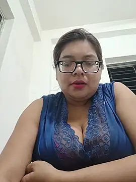 Snapshot of Elie_Hallway chatting on 05-16-26, 05:45 Elie Hallway online show from 05-16-26, 05:45