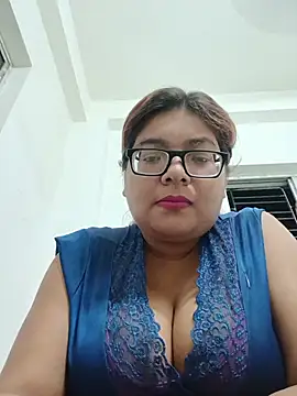 Snapshot of Elie_Hallway chatting on 05-30-26, 07:00 Elie Hallway online show from 05-30-26, 07:00