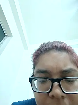Snapshot of Elie_Hallway chatting on 06-13-26, 06:28 Elie Hallway online show from 06-13-26, 06:28