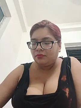 Snapshot of Elie_Hallway chatting on 06-15-26, 05:59 Elie Hallway online show from 06-15-26, 05:59