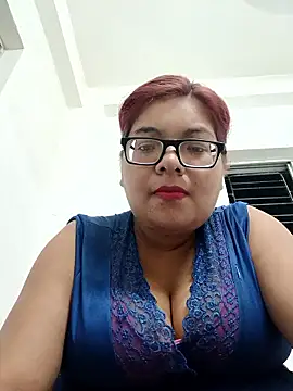 Snapshot of Elie_Hallway chatting on 06-16-26, 06:10 Elie Hallway online show from 06-16-26, 06:10