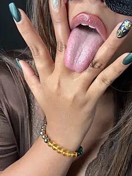 Snapshot of queen-panda chatting on 02-15-26, 09:33 queen-panda online show from 02-15-26, 09:33