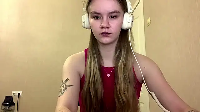 Snapshot of AgnesShy_ chatting on 02-26-26, 07:40 AgnesShy online show from 02-26-26, 07:40