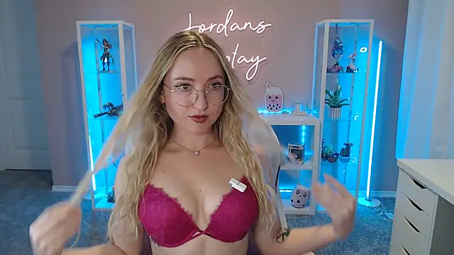 Snapshot of jordanscosplay chatting on 03-23-26, 05:50 jordanscosplay online show from 03-23-26, 05:50