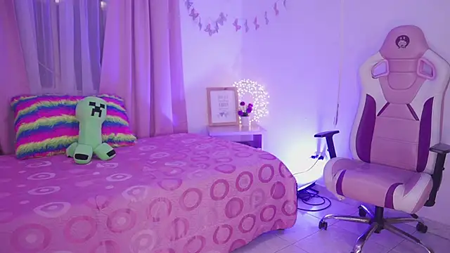 Snapshot of Keitty_fox27 chatting on 02-14-26, 04:37 Keitty fox27 online show from 02-14-26, 04:37