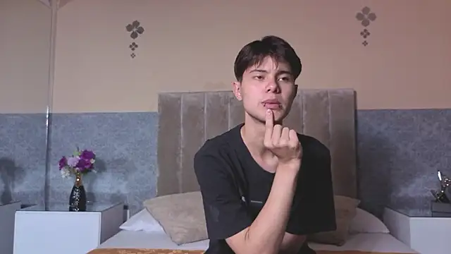 Derek Sinn online show from 02-13-26, 07:54