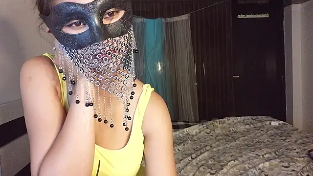 Snapshot of Alina_Teen chatting on 05-11-26, 02:45 Alina Teen online show from 05-11-26, 02:45