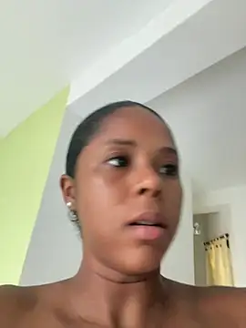 LIA PARKERR online show from 05-14-26, 07:20