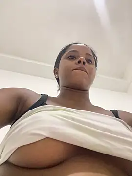LIA PARKERR online show from 05-27-26, 07:33