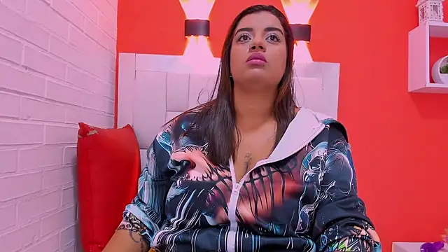 Snapshot of Roxy_sexy69_ chatting on 02-19-26, 03:35 Roxy sexy69 online show from 02-19-26, 03:35