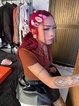 Snapshot of suky_pou chatting on 02-04-26, 08:25 suky pou online show from 02-04-26, 08:25