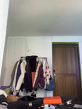 Snapshot of suky_pou chatting on 02-09-26, 06:23 suky pou online show from 02-09-26, 06:23