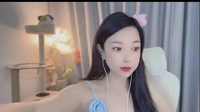 Snapshot of Yumi_yuni chatting on 05-08-26, 01:22 Yumi yuni online show from 05-08-26, 01:22