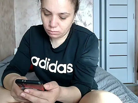 LorraGrey online show from 04-16-26, 05:41