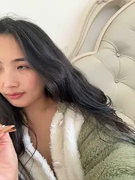 Snapshot of mimi-love13 chatting on 02-04-26, 05:35 mimi-love13 online show from 02-04-26, 05:35