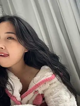 Snapshot of mimi-love13 chatting on 03-01-26, 06:04 mimi-love13 online show from 03-01-26, 06:04