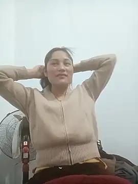 Snapshot of Momo-biki chatting on 02-05-26, 02:22 Momo-biki online show from 02-05-26, 02:22