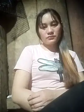 Snapshot of Momo-biki chatting on 02-12-26, 02:23 Momo-biki online show from 02-12-26, 02:23