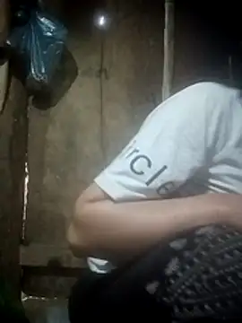 Snapshot of Momo-biki chatting on 03-15-26, 06:19 Momo-biki online show from 03-15-26, 06:19