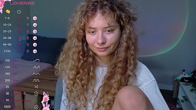 Snapshot of Milounee chatting on 06-29-26, 10:15 Milounee online show from 06-29-26, 10:15