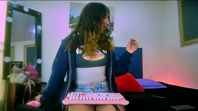 Snapshot of MEW_ALIX chatting on 06-18-26, 07:51 MEW ALIX online show from 06-18-26, 07:51