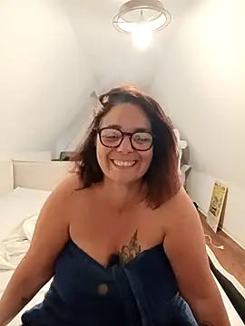 pulpeuse64 online show from 04-10-26, 06:45