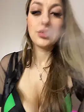 Alyxra online show from 04-11-26, 07:45