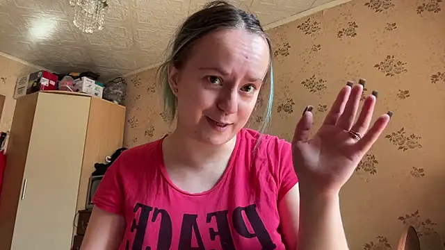 Bubblegum Tempt online show from 03-19-26, 08:18