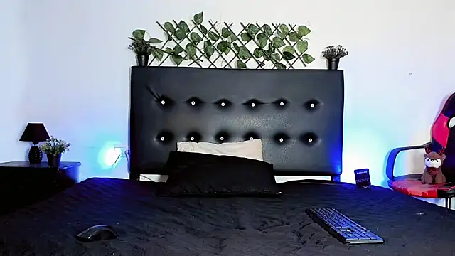 JERO TEASE S7S online show from 04-17-26, 01:08