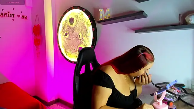 Miaa-Foxx online show from 04-10-26, 07:51