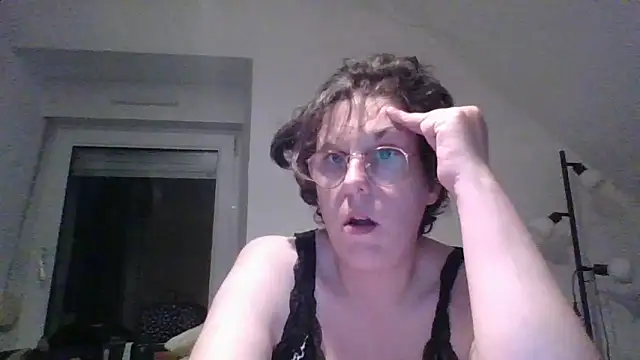 OIseauNoir88 online show from 04-20-26, 07:15