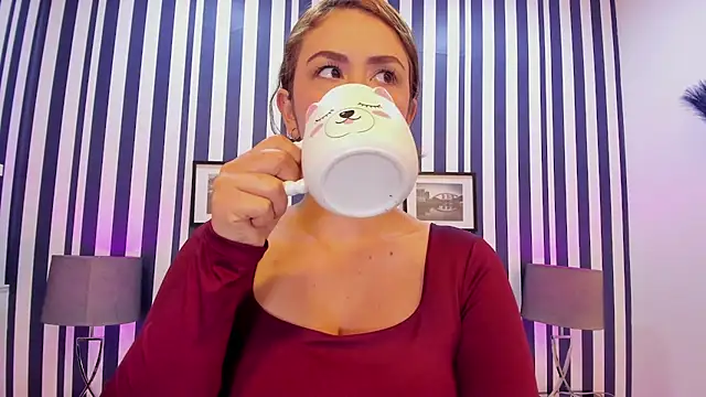 TherezaLarson online show from 04-17-26, 11:57