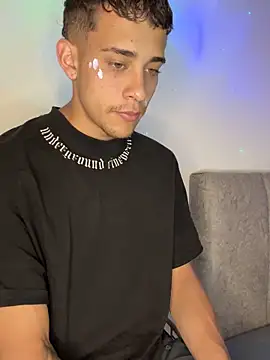 Snapshot of Lucas_her chatting on 03-18-26, 11:52 Lucas her online show from 03-18-26, 11:52