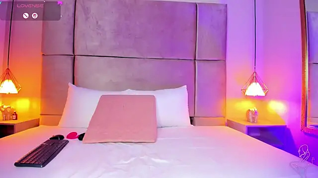 Snapshot of Zafiro11_ chatting on 02-21-26, 12:06 Zafiro11 online show from 02-21-26, 12:06