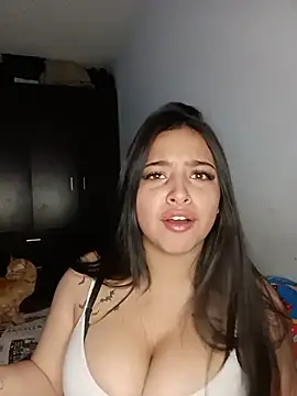 Snapshot of _juli17_ chatting on 06-03-26, 10:37 juli17 online show from 06-03-26, 10:37