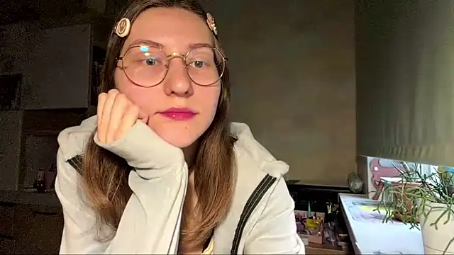 Miaaa Moon online show from 04-21-26, 02:45