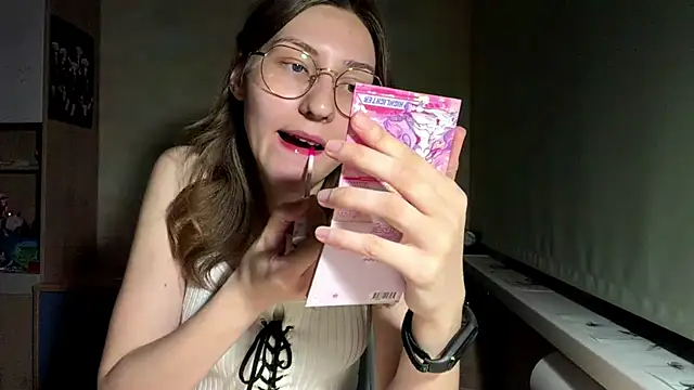 Snapshot of Miaaa_Moon chatting on 05-10-26, 05:51 Miaaa Moon online show from 05-10-26, 05:51