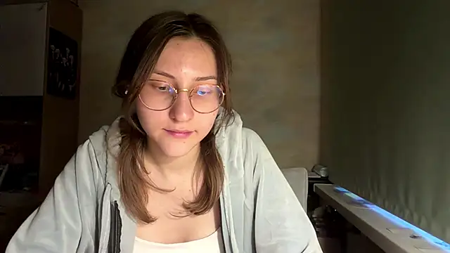 Snapshot of Miaaa_Moon chatting on 05-14-26, 04:25 Miaaa Moon online show from 05-14-26, 04:25