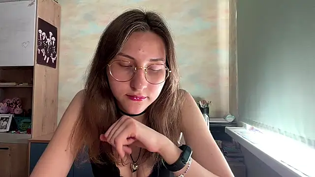 Snapshot of Miaaa_Moon chatting on 05-19-26, 11:38 Miaaa Moon online show from 05-19-26, 11:38