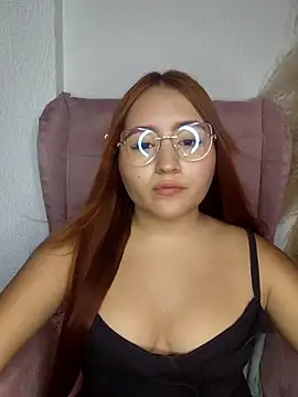 Snapshot of melody-doll chatting on 03-19-26, 11:53 melody-doll online show from 03-19-26, 11:53