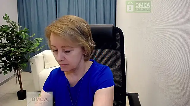 Snapshot of MONA_W chatting on 04-23-26, 11:20 MONA W online show from 04-23-26, 11:20