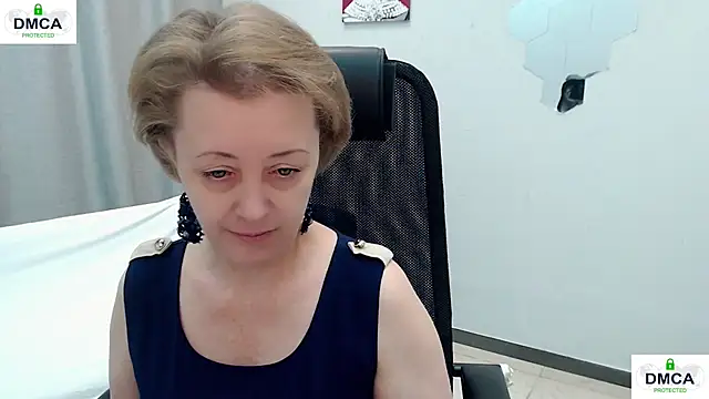 Snapshot of MONA_W chatting on 05-10-26, 07:35 MONA W online show from 05-10-26, 07:35