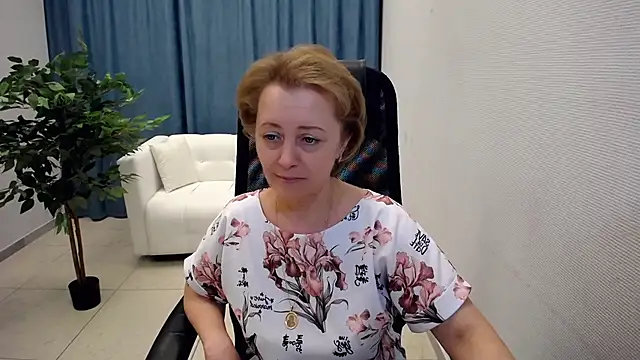 Snapshot of MONA_W chatting on 05-21-26, 10:55 MONA W online show from 05-21-26, 10:55