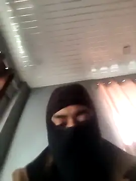 Snapshot of newtube0 chatting on 02-10-26, 10:30 newtube0 online show from 02-10-26, 10:30