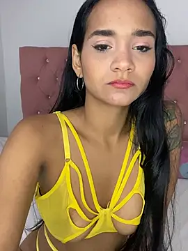 Snapshot of Maria_x_Alejandra chatting on 02-22-26, 07:34 Maria x Alejandra online show from 02-22-26, 07:34