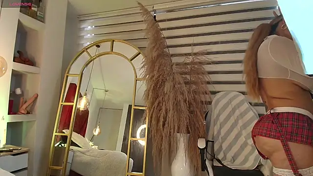 NahomiRoss online show from 04-18-26, 12:42