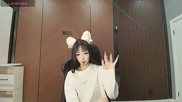 dionlee9 online show from 03-12-26, 01:23