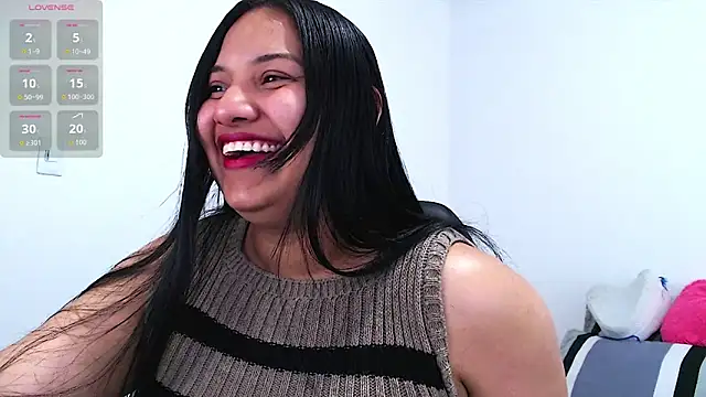 Snapshot of emily-rousee- chatting on 02-18-26, 01:40 emily-rousee- online show from 02-18-26, 01:40