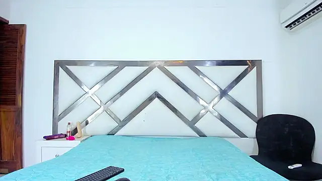 Snapshot of Nico_Hillx chatting on 02-05-26, 05:39 Nico Hillx online show from 02-05-26, 05:39